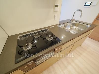 Kitchen ※Photo of the same layout on 5 floor. Decoration and fixture may differ.