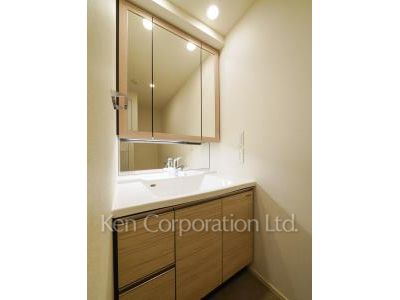 Powder Room ※Photo of the same layout on 5 floor. Decoration and fixture may differ.