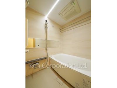Bath ※Photo of the same layout on 5 floor. Decoration and fixture may differ.