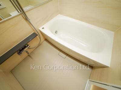Bath ※Photo of the same layout on 5 floor. Decoration and fixture may differ.