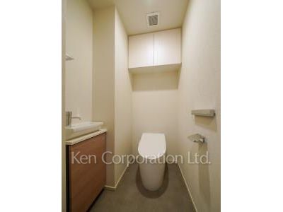 Lavatory ※Photo of the same layout on 5 floor. Decoration and fixture may differ.