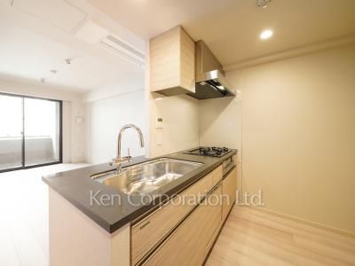 Kitchen ※Photo of the same layout on 5 floor. Decoration and fixture may differ.