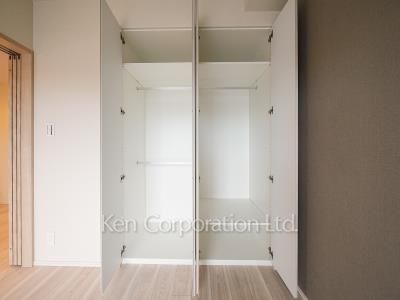 Closet ※Photo of the same layout on 6 floor. Decoration and fixture may differ.