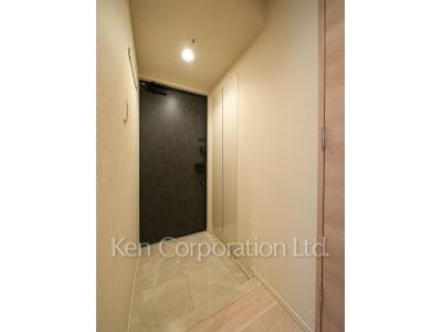 Entrance ※Photo of the same layout on 6 floor. Decoration and fixture may differ.
