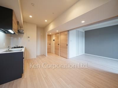 Living-Dining ※Photo of the same layout on 6 floor. Decoration and fixture may differ.