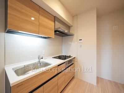 Kitchen ※Photo of the same layout on 6 floor. Decoration and fixture may differ.
