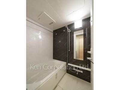 Bath ※Photo of the same layout on 6 floor. Decoration and fixture may differ.