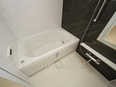 Bath ※Photo of the same layout on 6 floor. Decoration and fixture may differ.