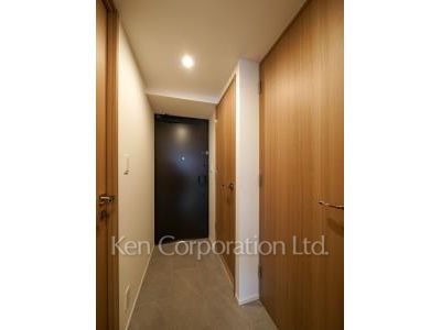 Entrance ※Photo of the same layout on 4 floor. Decoration and fixture may differ.