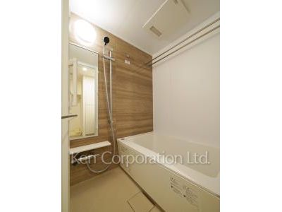 Bath ※Photo of the same layout on 4 floor. Decoration and fixture may differ.