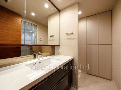 Powder Room