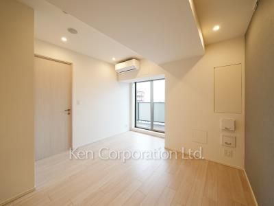 Living-Dining ※Photo of the same layout on 8 floor. Decoration and fixture may differ.