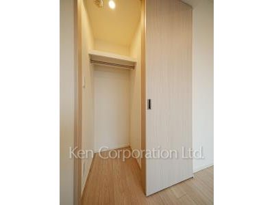 Walk-In Closet ※Photo of the same layout on 8 floor. Decoration and fixture may differ.