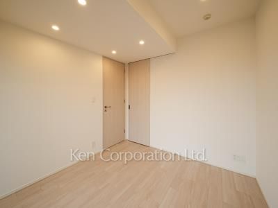 Bedroom ※Photo of the same layout on 8 floor. Decoration and fixture may differ.