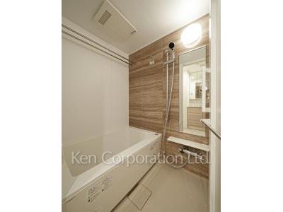 Bath ※Photo of the same layout on 8 floor. Decoration and fixture may differ.