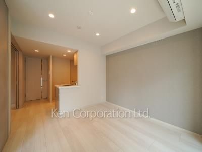 Living-Dining ※Photo of the same layout on 9 floor. Decoration and fixture may differ.
