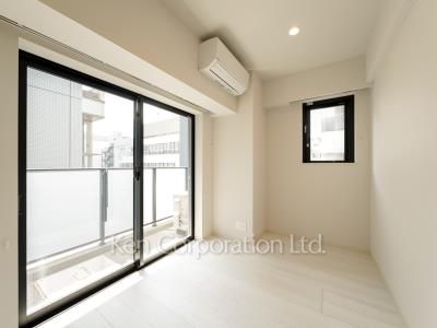 Bedroom ※Photo of the same layout on 9 floor. Decoration and fixture may differ.
