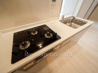 Kitchen ※Photo of the same layout on 9 floor. Decoration and fixture may differ.