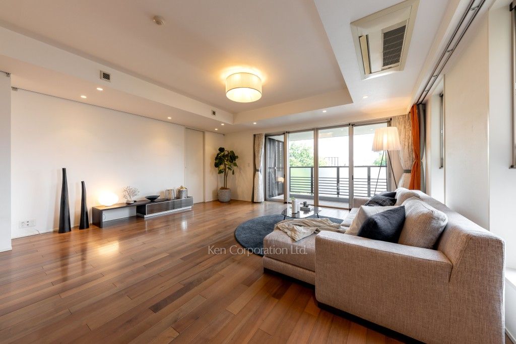 Bliss Beige Jingumae East