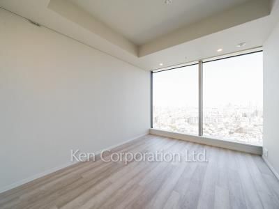 Bedroom ※Photo of the same layout on 26 floor. Decoration and fixture may differ.