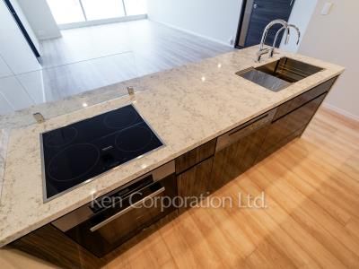 Kitchen ※Photo of the same layout on 26 floor. Decoration and fixture may differ.