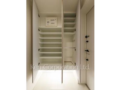 Shoes Closet