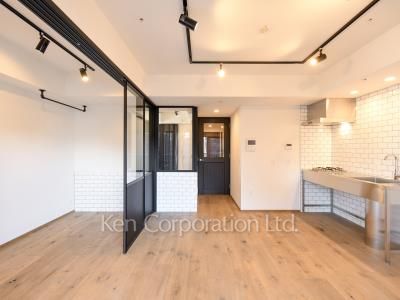 Living-Dining ※Photo of the same layout on 14 floor. Decoration and fixture may differ.
