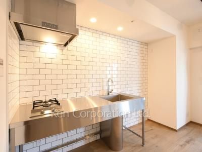 Kitchen ※Photo of the same layout on 14 floor. Decoration and fixture may differ.