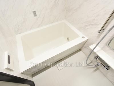 Bath ※Photo of the same layout on 14 floor. Decoration and fixture may differ.