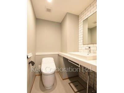 Lavatory ※Photo of the same layout on 14 floor. Decoration and fixture may differ.