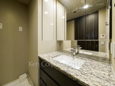Powder Room