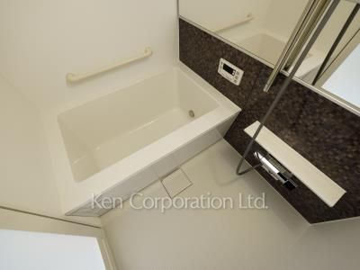 Bath ※Photo of the same layout on 1 floor. Decoration and fixture may differ.