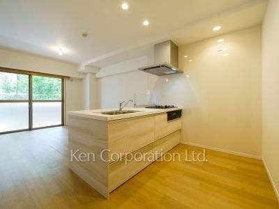 Kitchen ※Photo of the same layout on 1 floor. Decoration and fixture may differ.