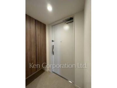 Entrance ※Photo of the same layout on 4 floor. Decoration and fixture may differ.