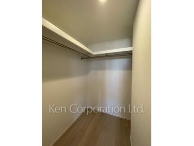Closet ※Photo of the same layout on 9 floor. Decoration and fixture may differ.