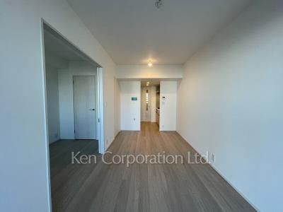 Living-Dining ※Photo of the same layout on 9 floor. Decoration and fixture may differ.