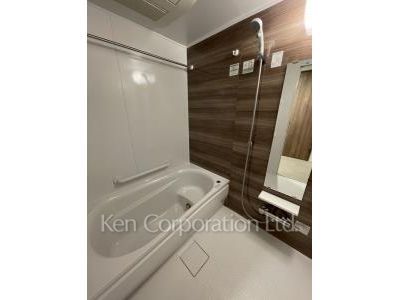Bath ※Photo of the same layout on 9 floor. Decoration and fixture may differ.