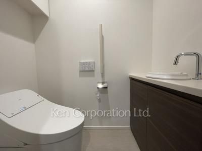 Lavatory ※Photo of the same layout on 26 floor. Decoration and fixture may differ.