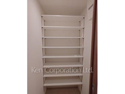 Closet ※Photo of the same layout on 14 floor. Decoration and fixture may differ.