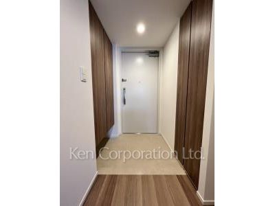 Entrance ※Photo of the same layout on 6 floor. Decoration and fixture may differ.