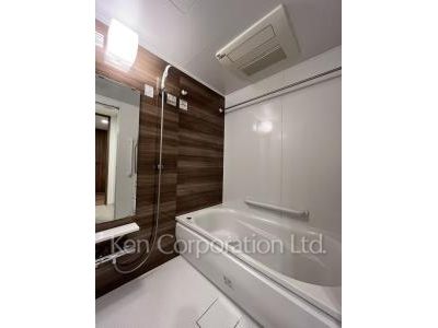 Bath ※Photo of the same layout on 6 floor. Decoration and fixture may differ.