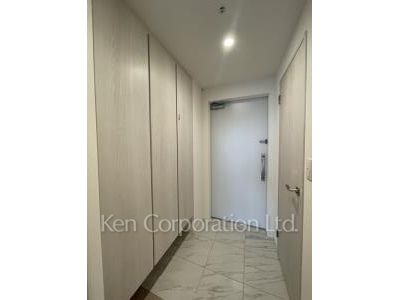 Entrance ※Photo of the same layout on 26 floor. Decoration and fixture may differ.