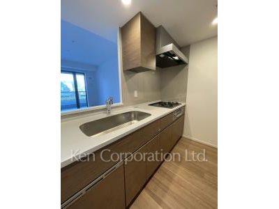 Kitchen ※Photo of the same layout on 9 floor. Decoration and fixture may differ.