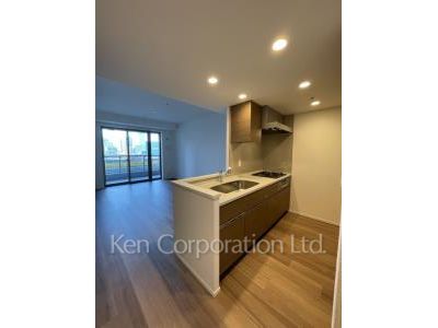 Kitchen ※Photo of the same layout on 9 floor. Decoration and fixture may differ.