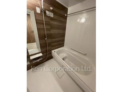 Bath ※Photo of the same layout on 9 floor. Decoration and fixture may differ.
