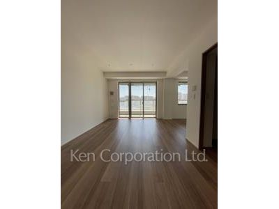 Living-Dining ※Photo of the same layout on 12 floor. Decoration and fixture may differ.