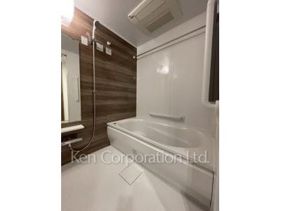 Bath ※Photo of the same layout on 12 floor. Decoration and fixture may differ.
