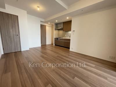 Living-Dining ※Photo of the same layout on 33 floor. Decoration and fixture may differ.