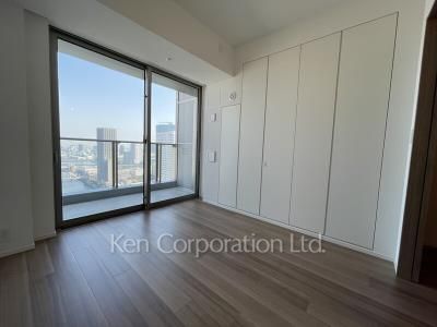 Bedroom ※Photo of the same layout on 33 floor. Decoration and fixture may differ.