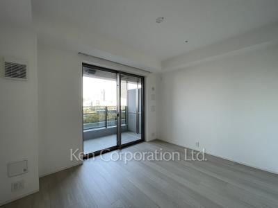 Living-Dining ※Photo of the same layout on 9 floor. Decoration and fixture may differ.